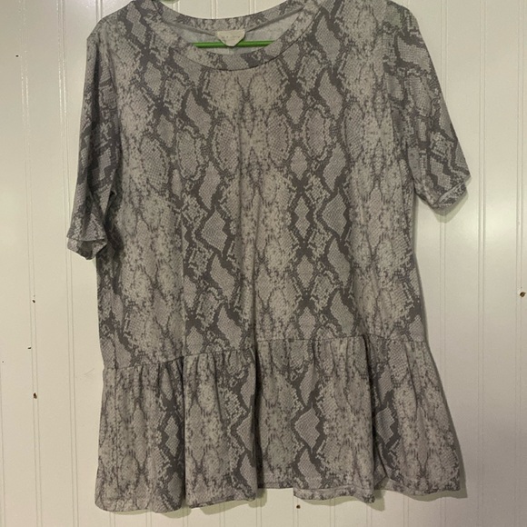 Top - Picture 1 of 2